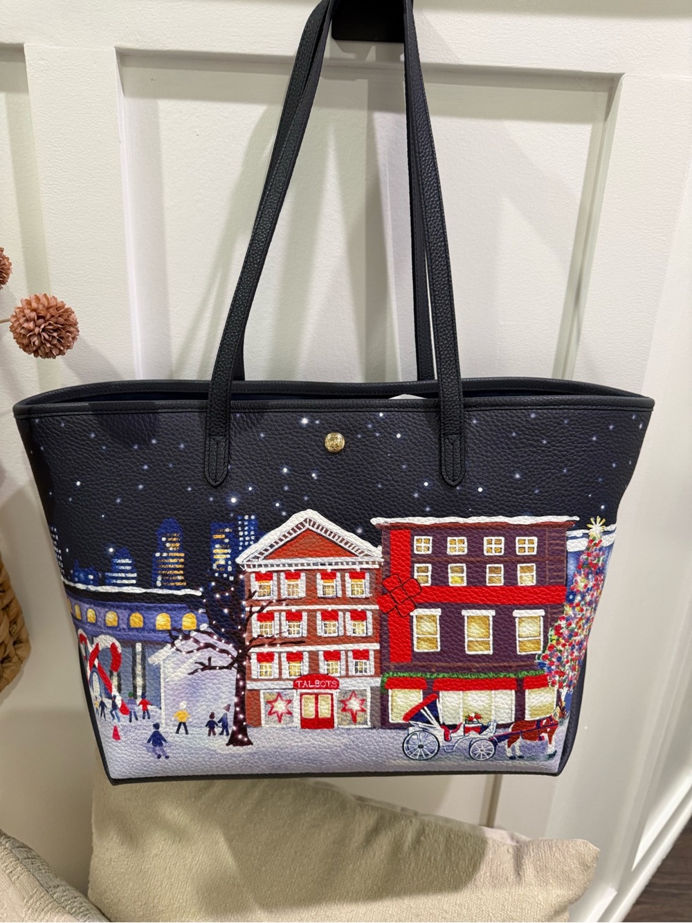 Talbots Holiday Street Scene Tote - Picture 5 of 9